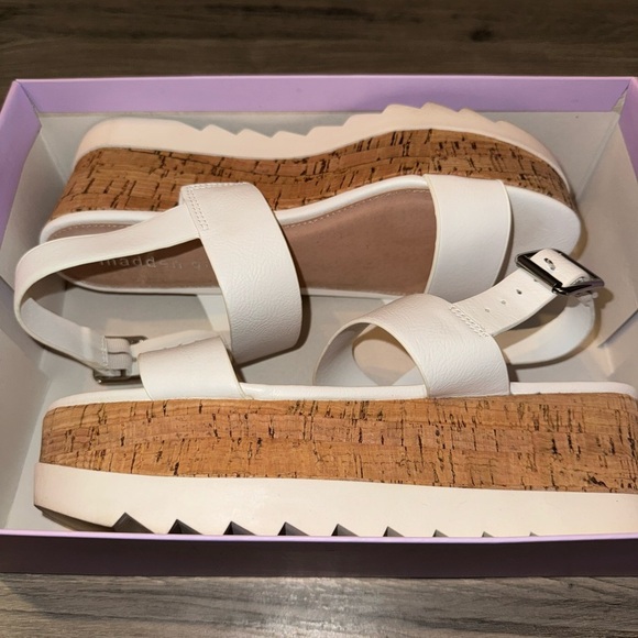 Madden Girl White and Tan Platform Sandals - Picture 5 of 6